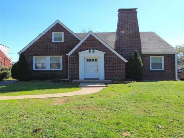 2414 Manchester Rd - Photo 2 of 6