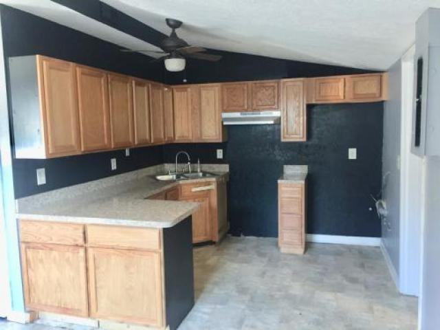 306 Emily Ave - Photo 3 of 6