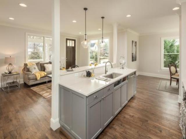 4407 St Elmo Ave - Photo 2 of 6