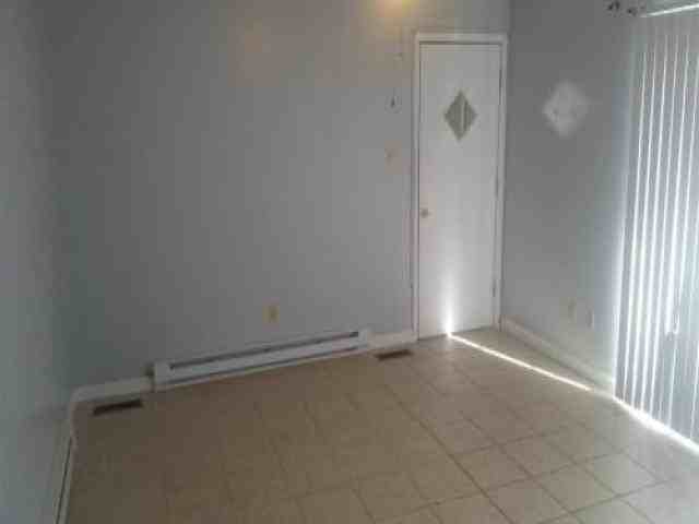 209 Greenwood Dr - Photo 3 of 6