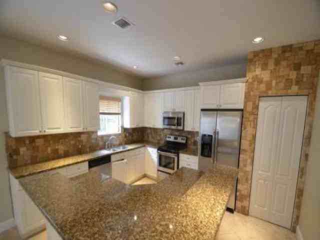 1457 SW 155th Ct - Photo 3 of 5