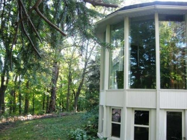 1030 Campbell Ave - Photo 2 of 6