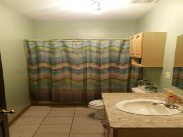 1603 S Warner St - Photo 3 of 6