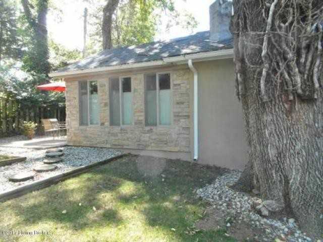 1638 Cowling Ave - Photo 2 of 6