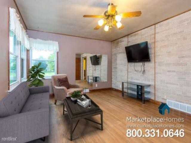 8520 78th Ave W - Photo 2 of 6