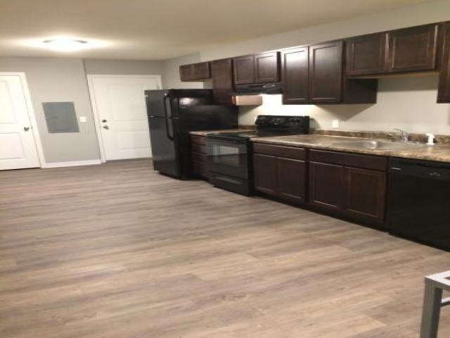 300 E Madison St - Photo 3 of 6