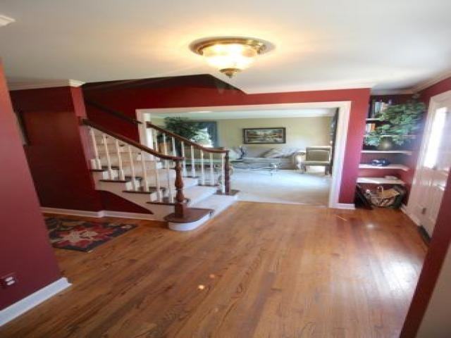 1146 Bradford Cir - Photo 3 of 6