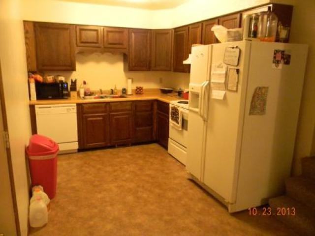 324 N Genevieve St - Photo 2 of 4