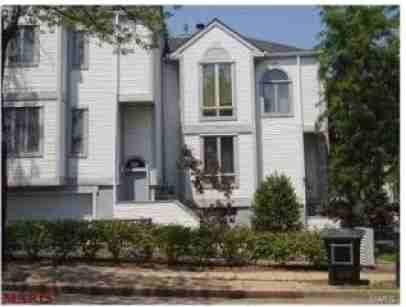 25 Columbus Square Dr - Photo 2 of 6