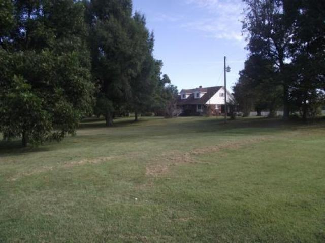 2835 Sid Darnell Rd - Photo 2 of 6