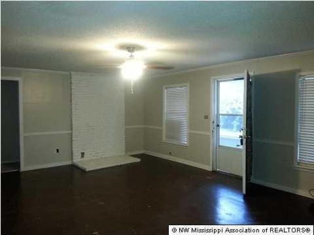 3773 Benvenue Cove - Photo 2 of 6