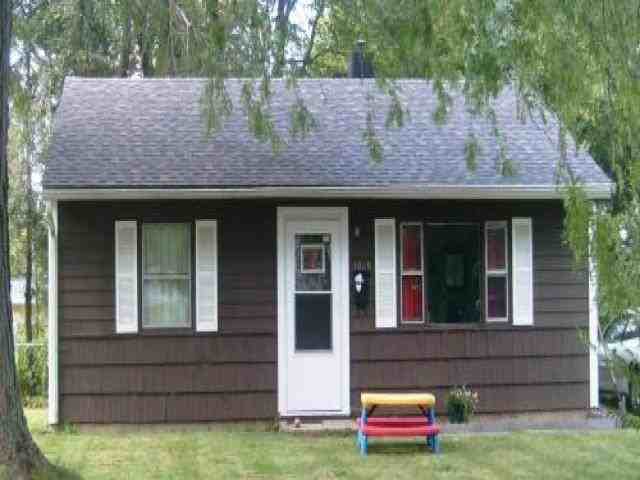 1048 Eastview Dr - Photo 3 of 4
