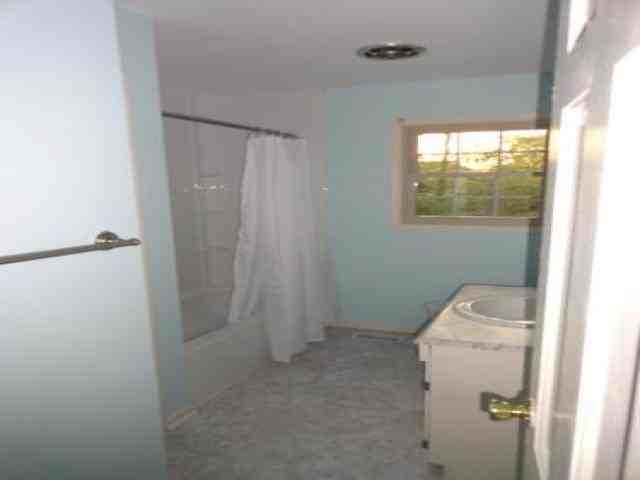 9416 Compton St - Photo 2 of 6