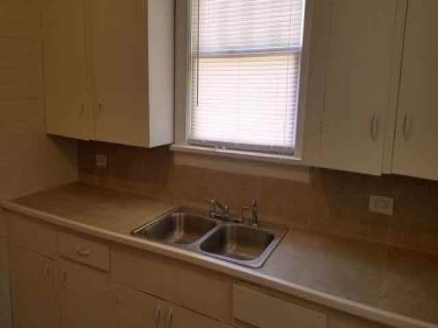 108 Stainton St - Photo 3 of 6