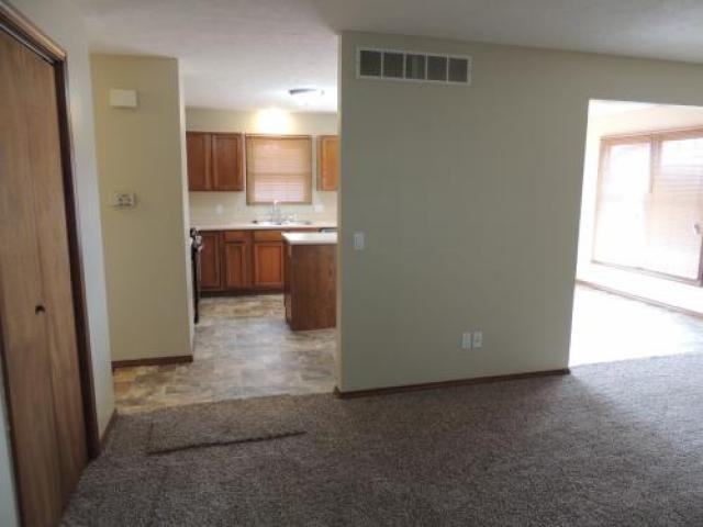 2814 Rocksbury Dr - Photo 3 of 6