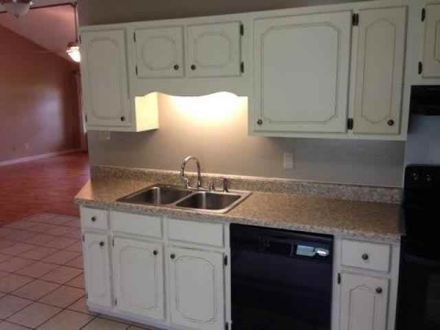 180 Westwood Cir - Photo 2 of 5