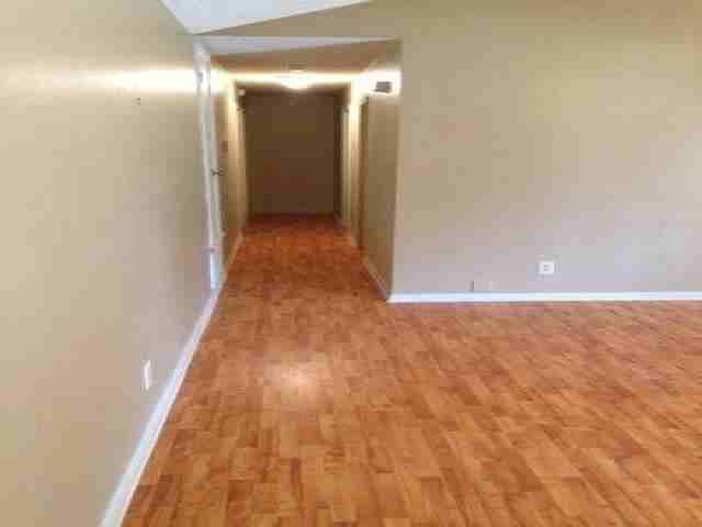 180 Westwood Cir - Photo 3 of 5