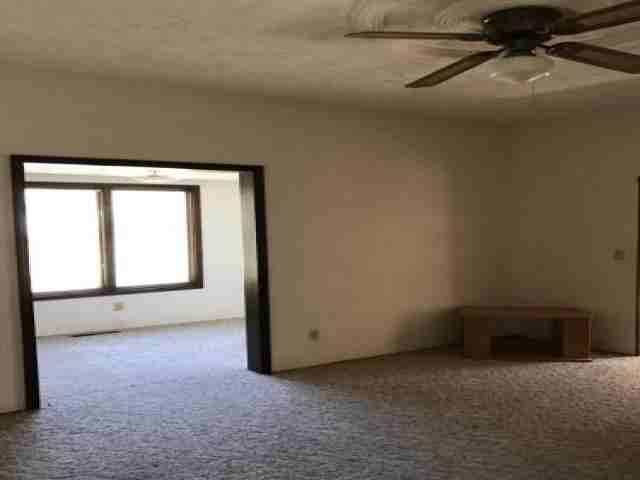 405 N Adams St - Photo 2 of 4