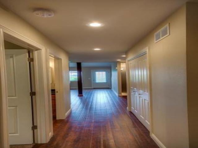 458 Lezlie Dr - Photo 3 of 6