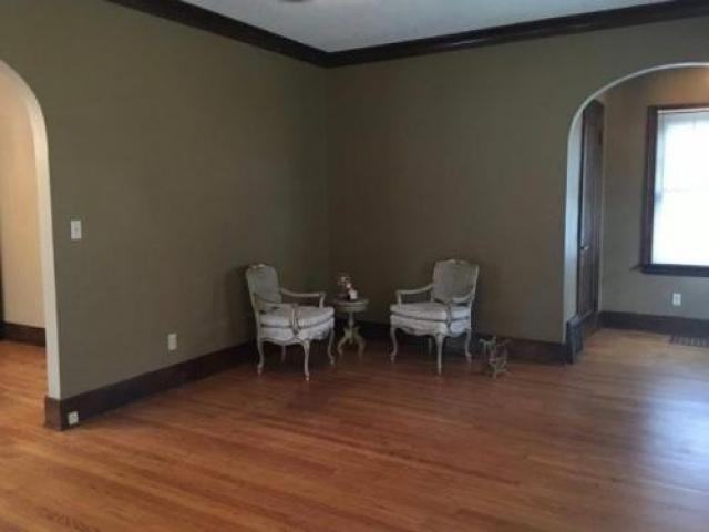 2220 26th St - Photo 2 of 6