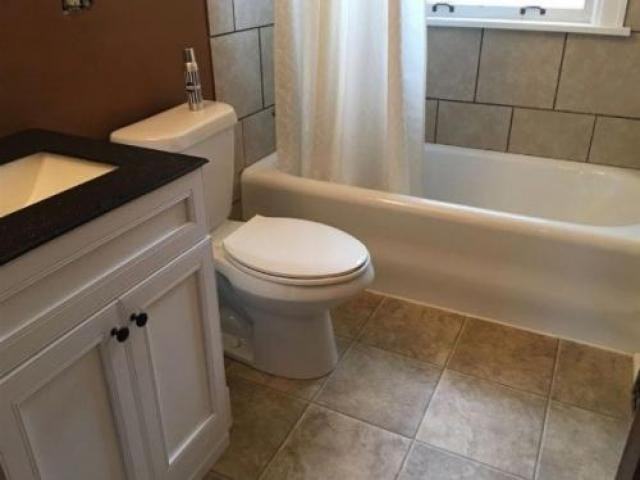 2220 26th St - Photo 3 of 6