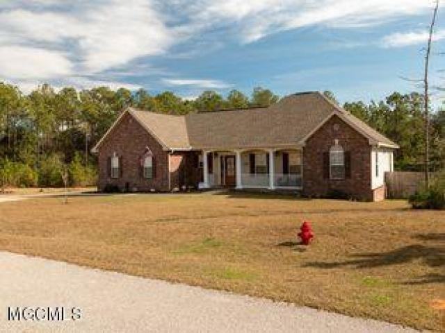 14997 Longwood Ln - Photo 3 of 6