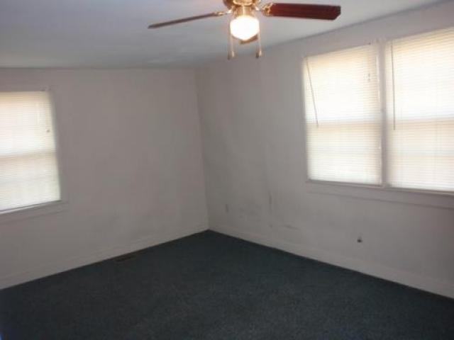 565 S Main St - Photo 2 of 6