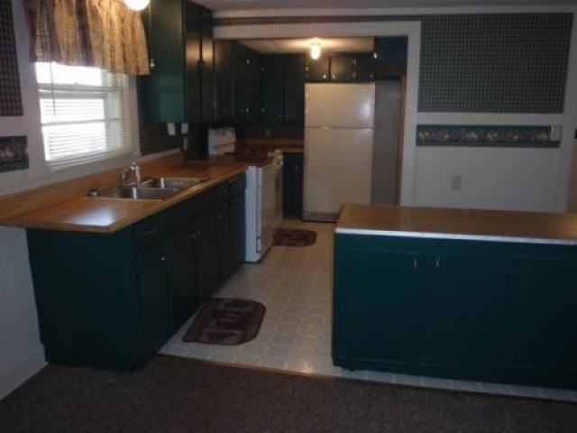 565 S Main St - Photo 3 of 6