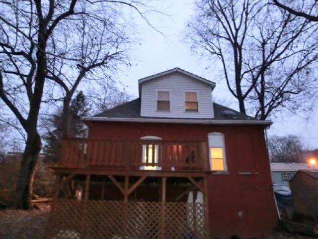 1016 E 4th St - Photo 2 of 6