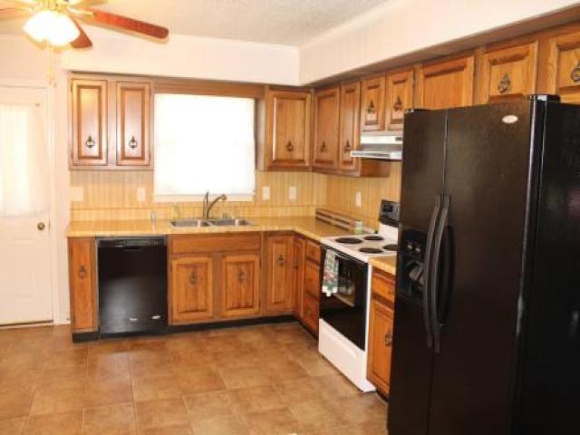 461 Hadley Cohron Rd - Photo 3 of 4