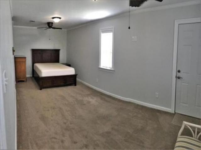 216 Magnolia Ave - Photo 3 of 5