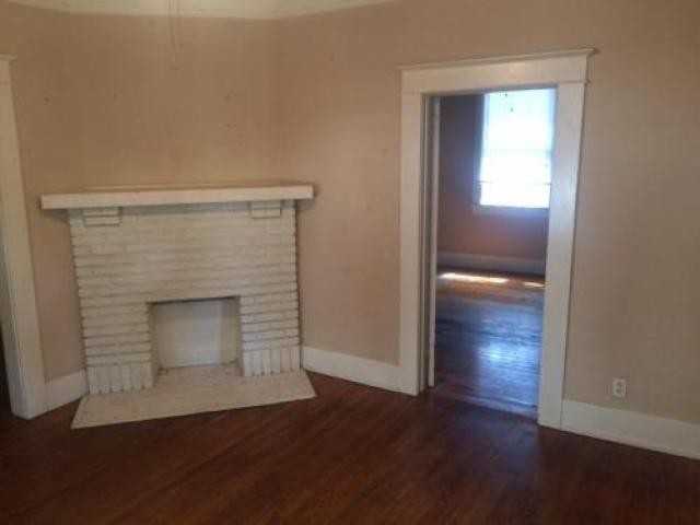 363 Michigan Ave - Photo 3 of 6