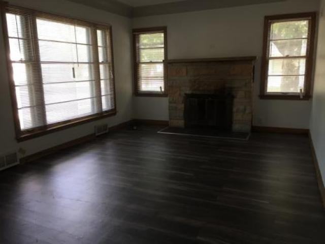 2801 E 4th St - Photo 3 of 6