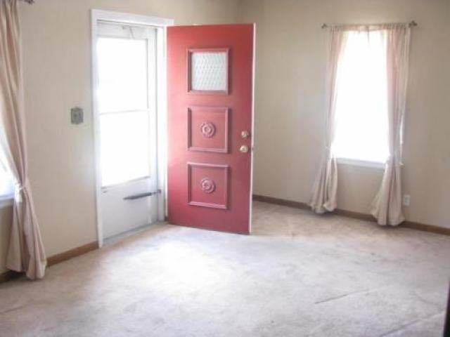 1852 North St - Photo 3 of 6