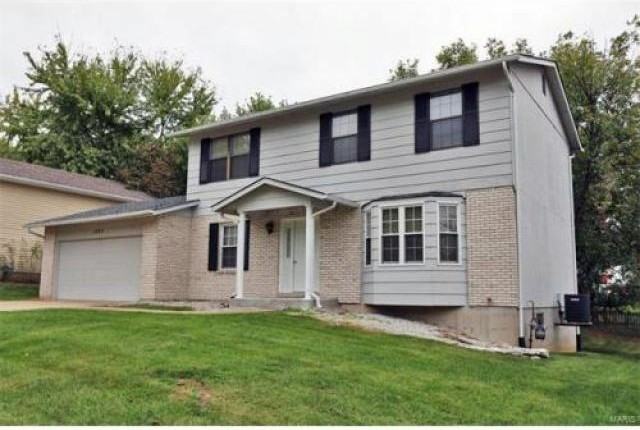 1205 Amberglen Dr - Photo 2 of 6