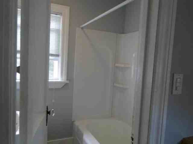 2202 10th Ave E - Photo 2 of 5