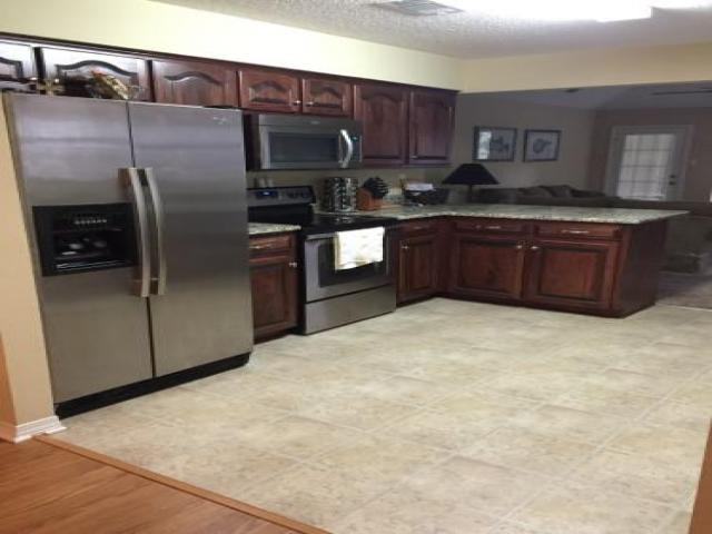 811 Schaub Ave - Photo 3 of 6