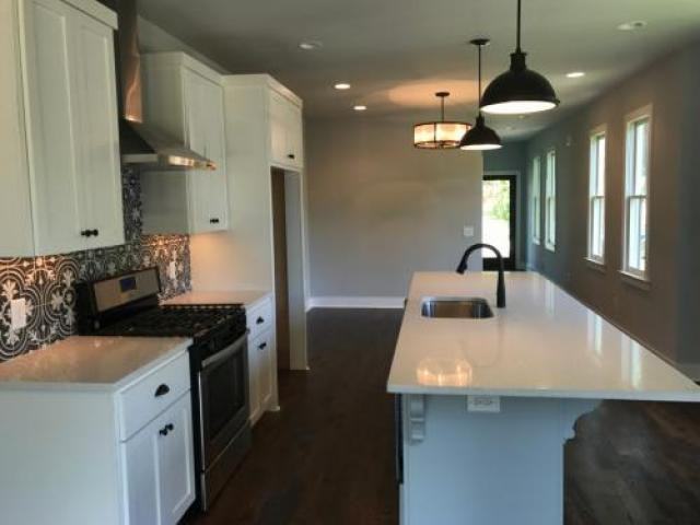 1108 Lillian St - Photo 3 of 6