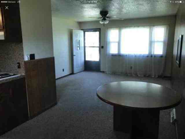 302 W 14th St - Photo 2 of 6