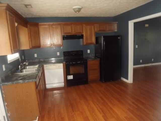 105 Fairway Green Dr - Photo 2 of 2