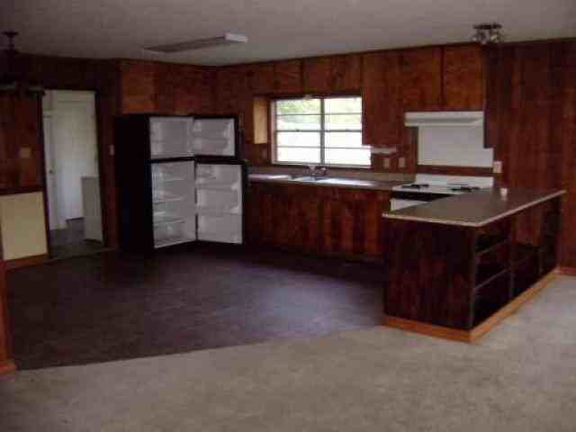 1019 Cherry Dr - Photo 3 of 6