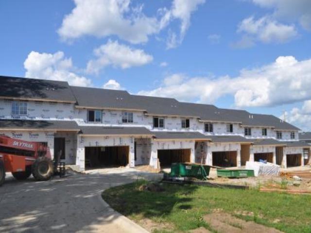 863 Silvercrest Cir - Photo 2 of 6