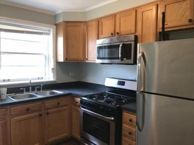 3909 St Charles Pl - Photo 3 of 6