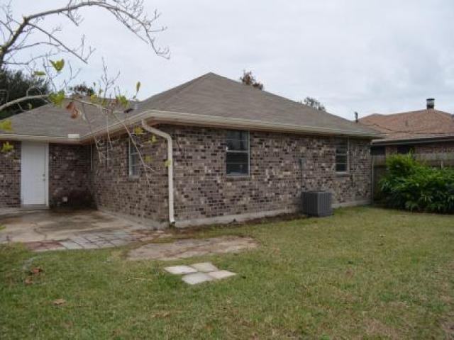 324 Sugarpine Dr - Photo 2 of 5