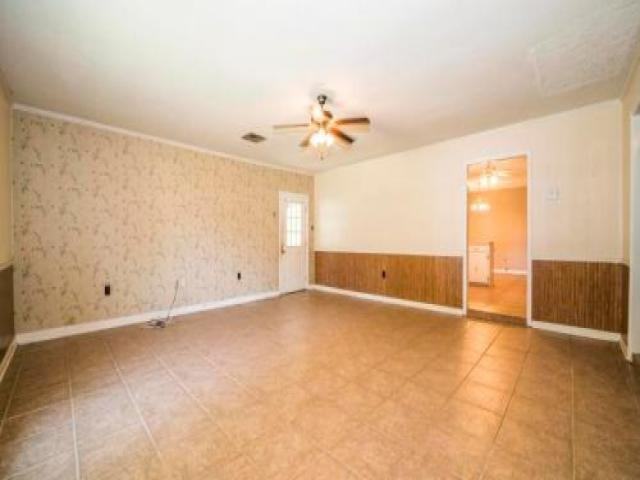 1604 Grand Pointe Ave - Photo 3 of 6