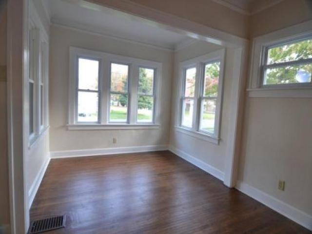 812 Morgan St - Photo 3 of 6