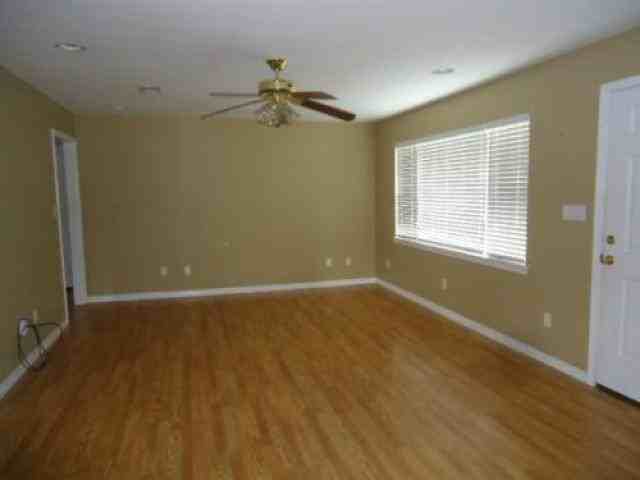 1401 Goodyear Blvd - Photo 2 of 6