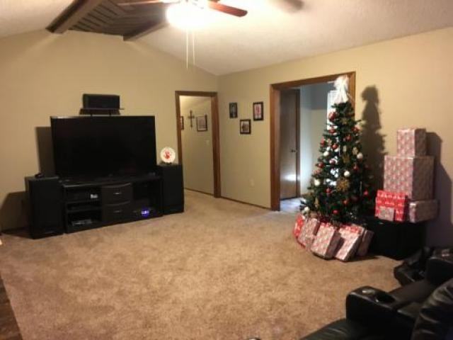 7909 NW 102nd St - Photo 2 of 6