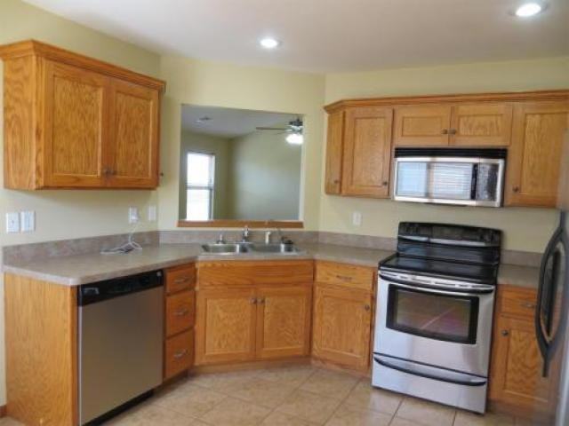 2813 Brookville Dr - Photo 3 of 6