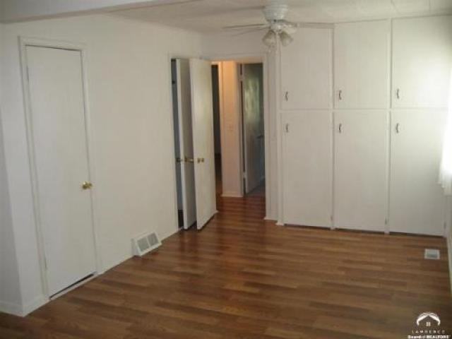 1209 W 21st St - Photo 3 of 6